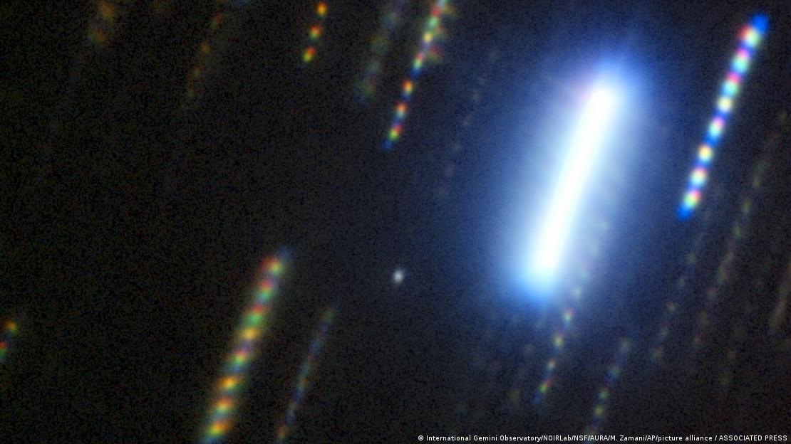 Esta imagen compuesta muestra el asteroide 2024 YR4 captada con el telescopio Gemini Sur en Chile.