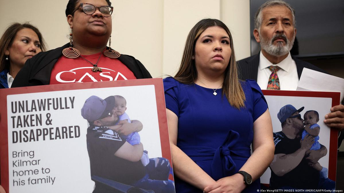 Trump admin ordered to help return deported Salvadoran