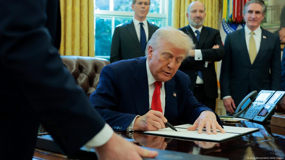 Трамп ја исклучи Кина од 90-дневниот прекин на царините Трамп ја исклучи Кина од 90-дневниот прекин на царините