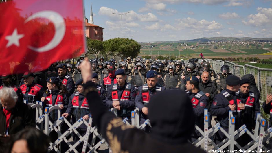 Choques en Turquía por presunta caricatura de Mahoma – DW – 01/07/2025