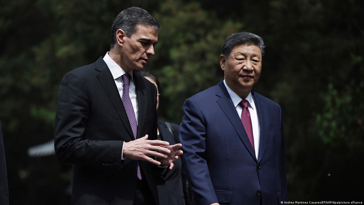桑切斯在过去四年内已经四次访问中国（图为2025年资料照片）