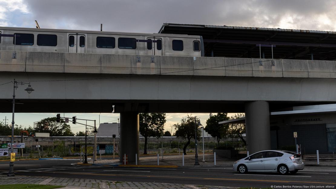 Puerto Rico, San Juan, 2025 | Tren Urbano varado por el apagón.