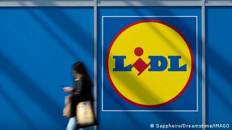 Έπαρση γερμανικής σημαίας στον στόλο του Lidl