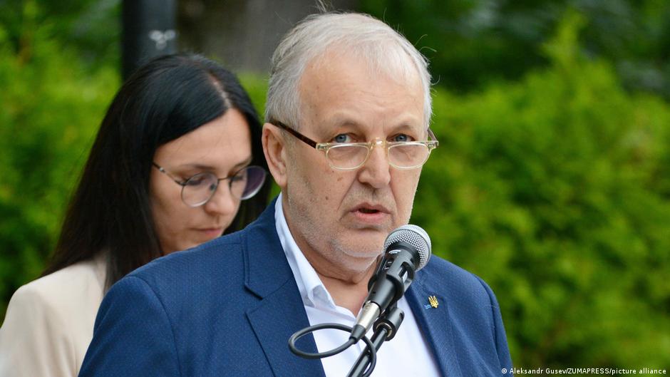 Поранив себе сам: поліція закрила справу щодо нападу на журналіста Макарова