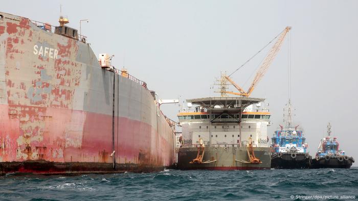 Bombardeio dos EUA a porto mata dezenas no Iêmen