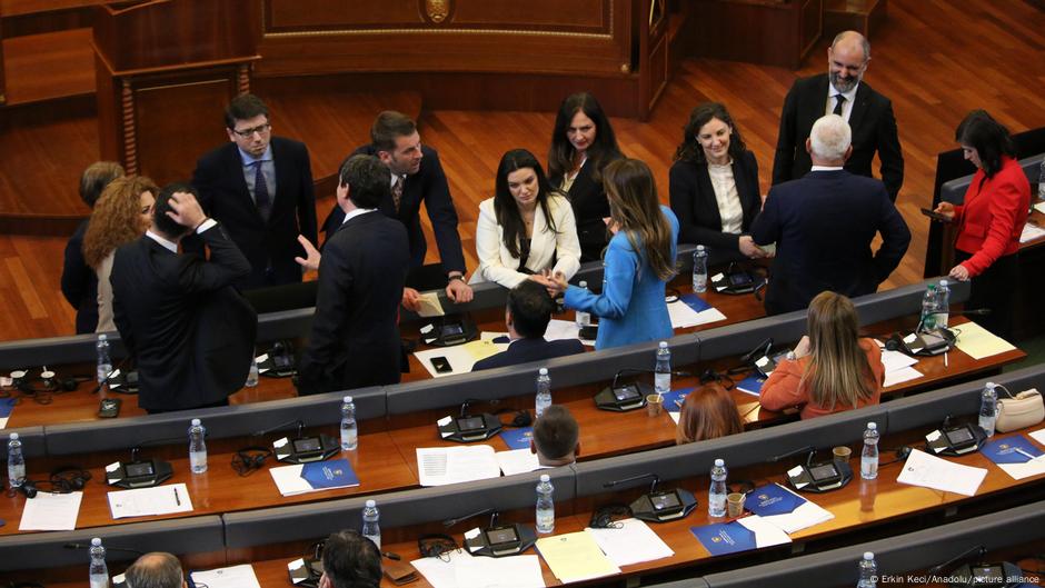 Parlament već 14 puta neuspešno birao predsednicu Skupštine