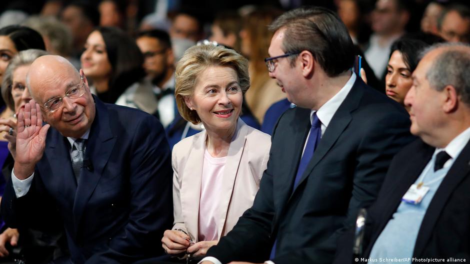 Ursula fon der Lajen i Aleksandar Vučić na Forumu u Davosu (2020)