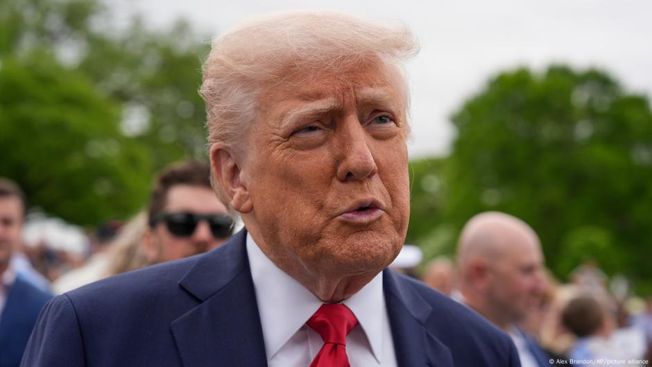 Doce estados de EE.UU. impugnan aranceles de Trump – DW – 24/04/2025