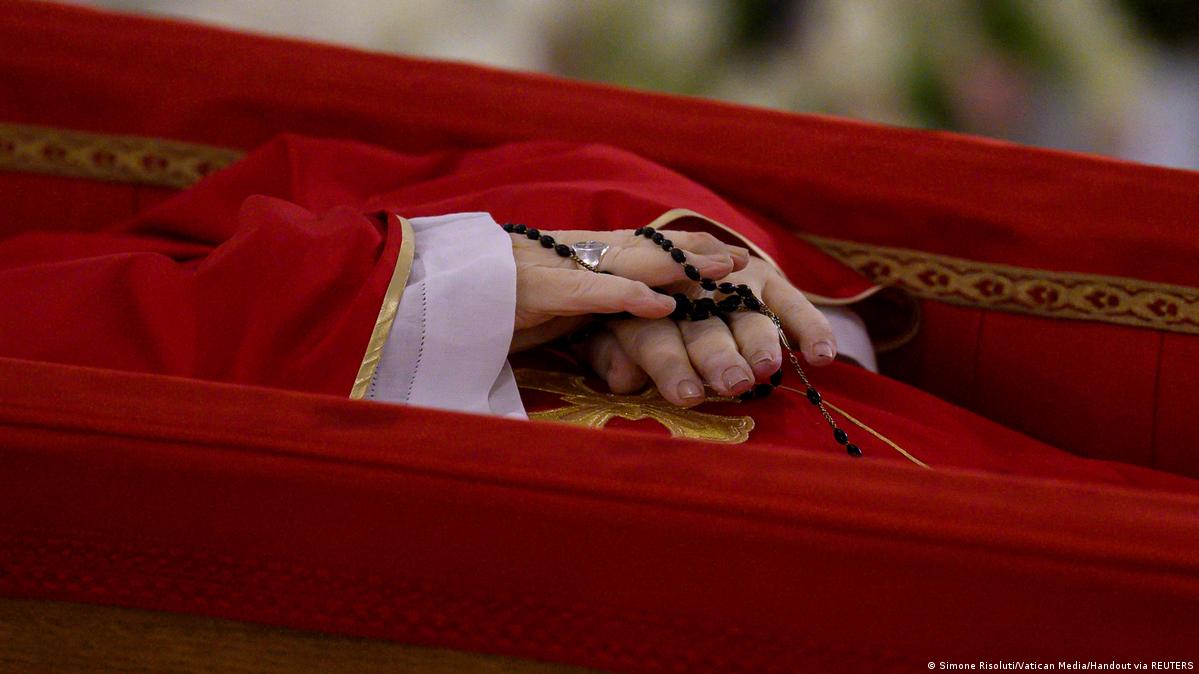 Tras la muerte de Francisco, ¿qué pasará hasta el cónclave? – DW – 22/04/2025