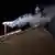 Humo blanco sale de la Capilla Sixtina.