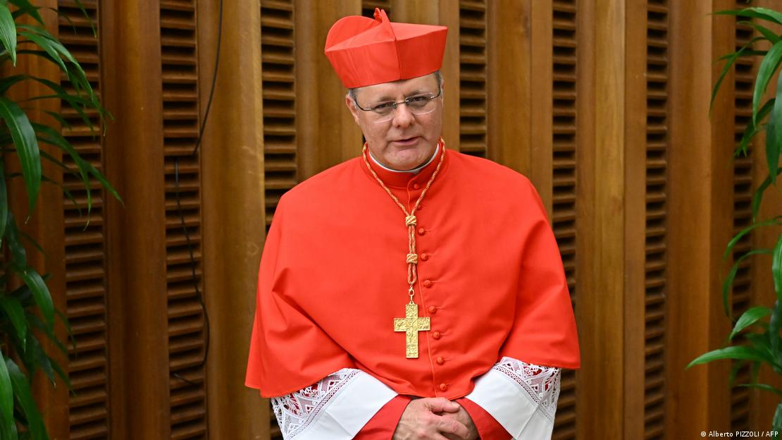 O recém-eleito cardeal, Paulo Cezar Costa, participa de uma visita após um consistório para a criação de 20 novos cardeais pelo Papa, em 27 de agosto de 2022, no Vaticano