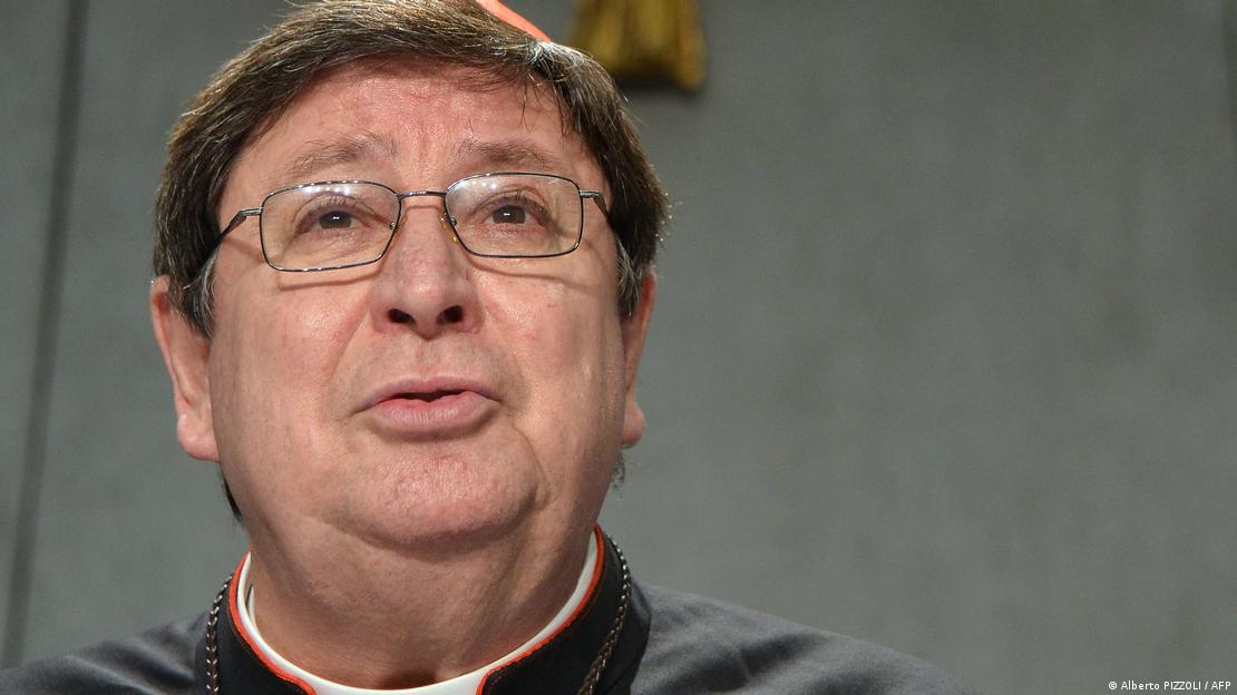 O cardeal João Braz de Aviz fala durante a apresentação do Relatório Final da Visita Apostólica aos Institutos de Vida Apostólica Feminina nos Estados Unidos, em 16 de dezembro de 2014, no Vaticano