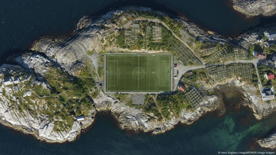 Die kuriosesten Fußballplätze der Welt