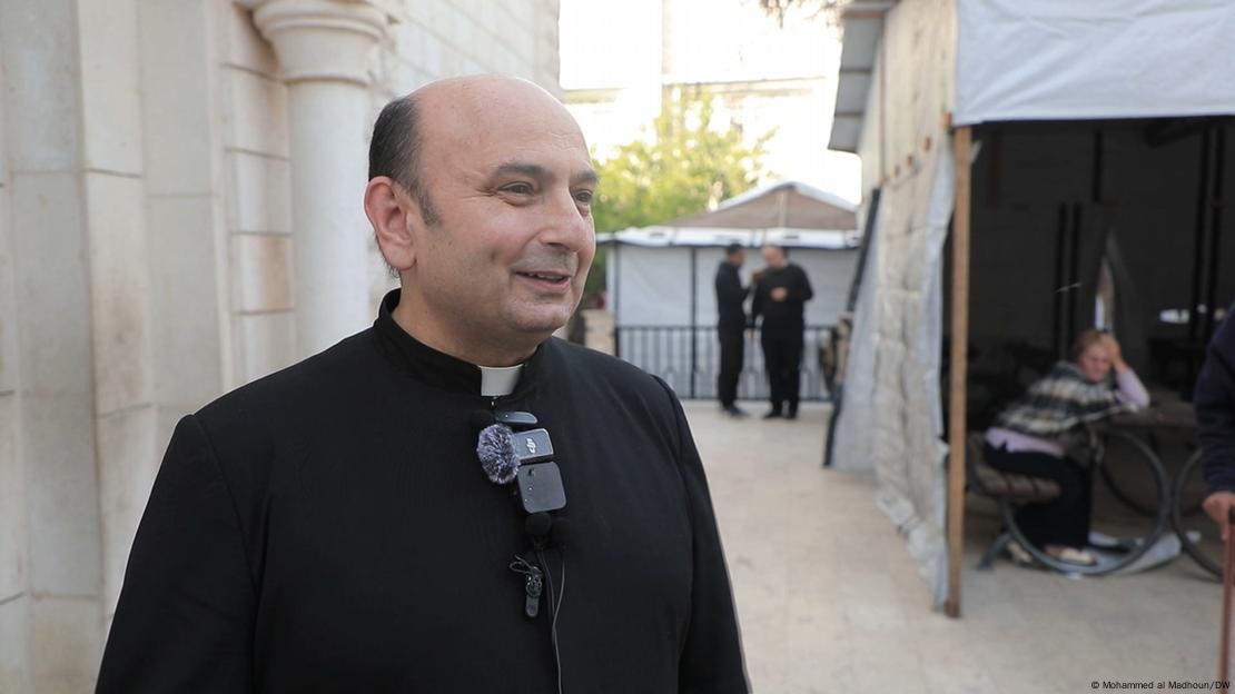 El sacerdote argentino Gabriel Romanelli lidera a la pequeña comunidad cristiana de Gaza. El sacerdote argentino Gabriel Romanelli lidera a la pequeña comunidad cristiana de Gaza.