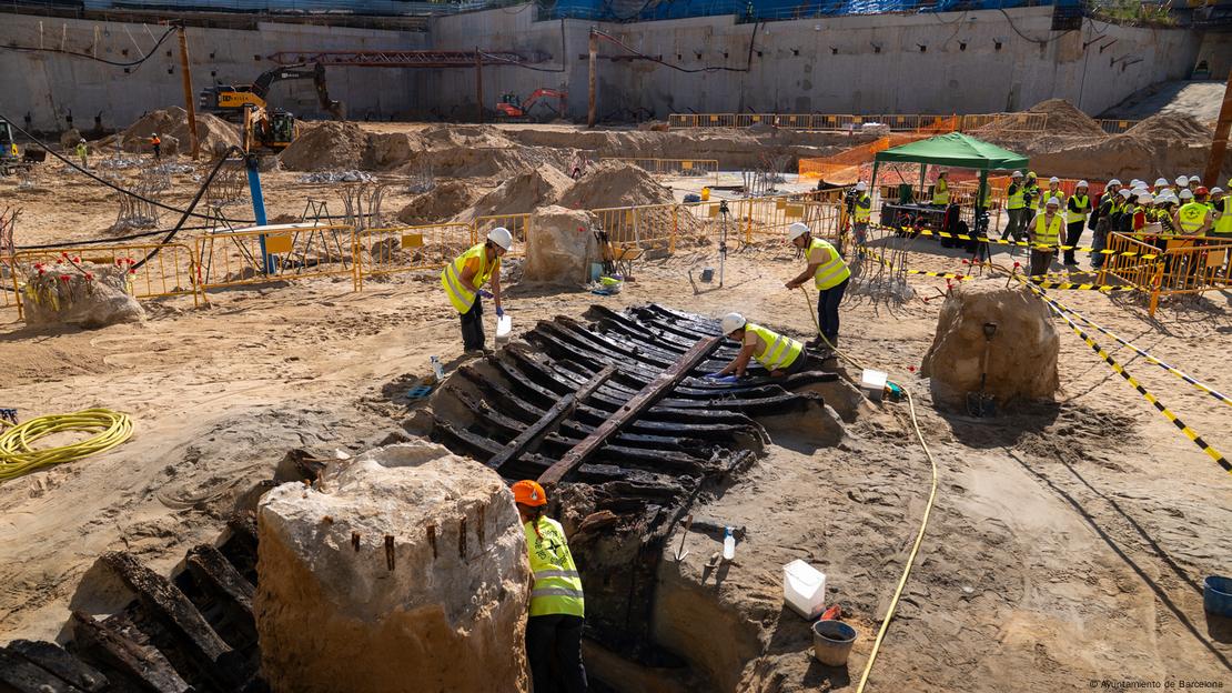 El hallazgo, que desde un punto de vista técnico se conoce como derrelicto, se inscribe en un contexto histórico de transformación del frente marítimo de Barcelona. 
