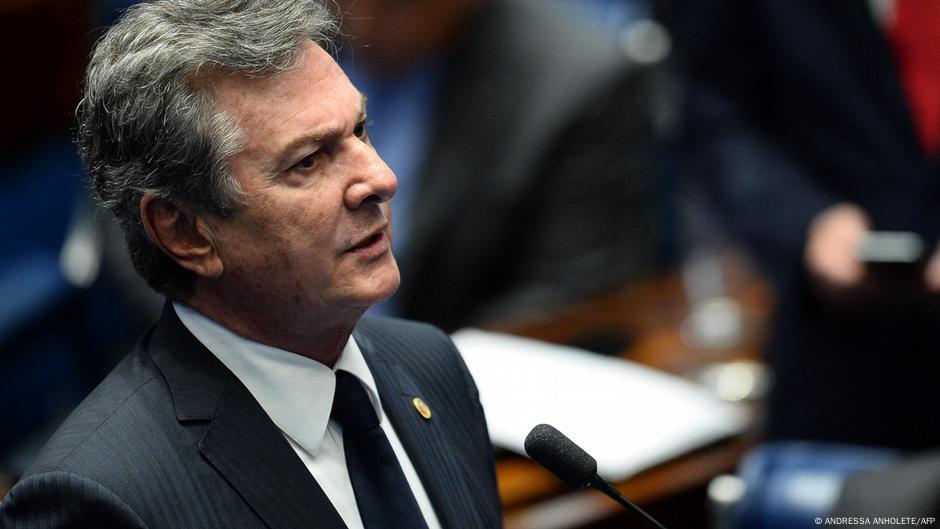 Collor vai cumprir pena em regime domiciliar