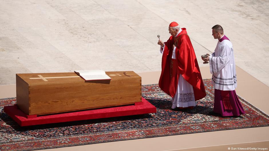 የርዕሰ-ሊቃነ ጳጳሳት ፍራንሲስ ግብዓተ-መሬት በሮማ ከተማ በቅድስት ማርያም ካቴድራል ተፈጸመ