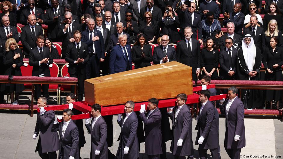 የሮማ  ካቶሊካዊት ቤተክርስትያን ሊቀ-ጳጳስ ፍራንሲስ የቀብር ሥነ-ሥርዓት ተፈጸመ።