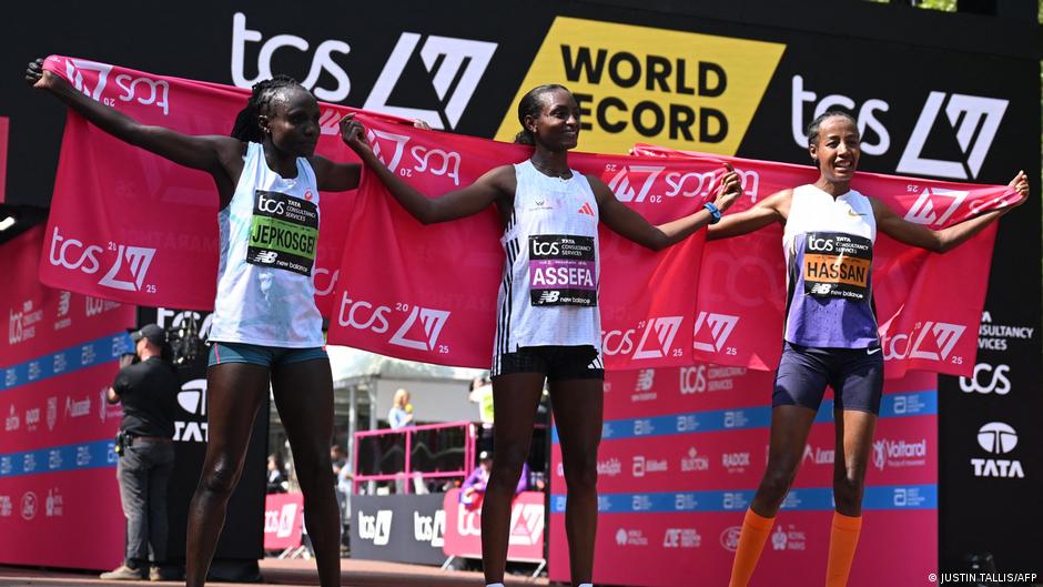 በለንደን ማራቶን ኢትዮጵያዊቷ ትዕግሥት አሰፋ በርቀቱ የዓለም የሴቶች ክብረ-ወሰን በማሻሻል አሸነፈች