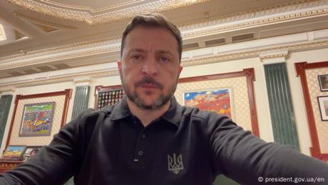 Ukraine-Präsident Selenskyj kritisiert in Videoansprache Putins Waffenruhe