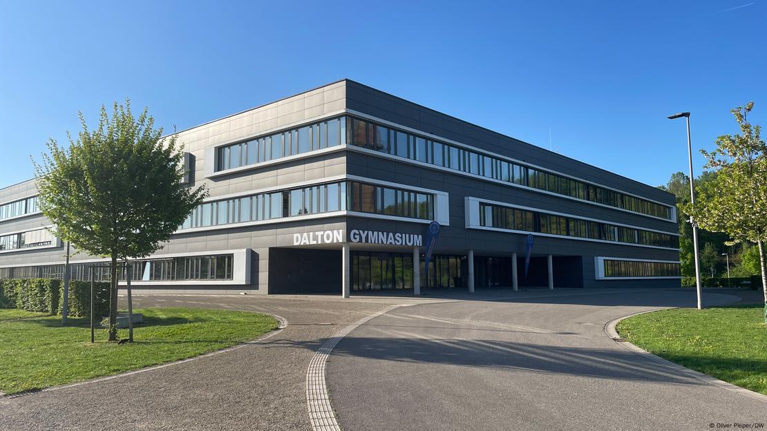 Edificio de la escuela secundaria Dalton, en Alsdorf. Edificio de la escuela secundaria Dalton, en Alsdorf.