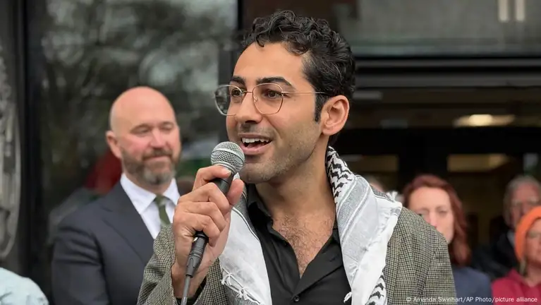 دادگاه به آزادی موقت دانشجوی فلسطینی دانشگاه کلمبیا رأی داد – DW – ۱۴۰۴/۲/۱۱