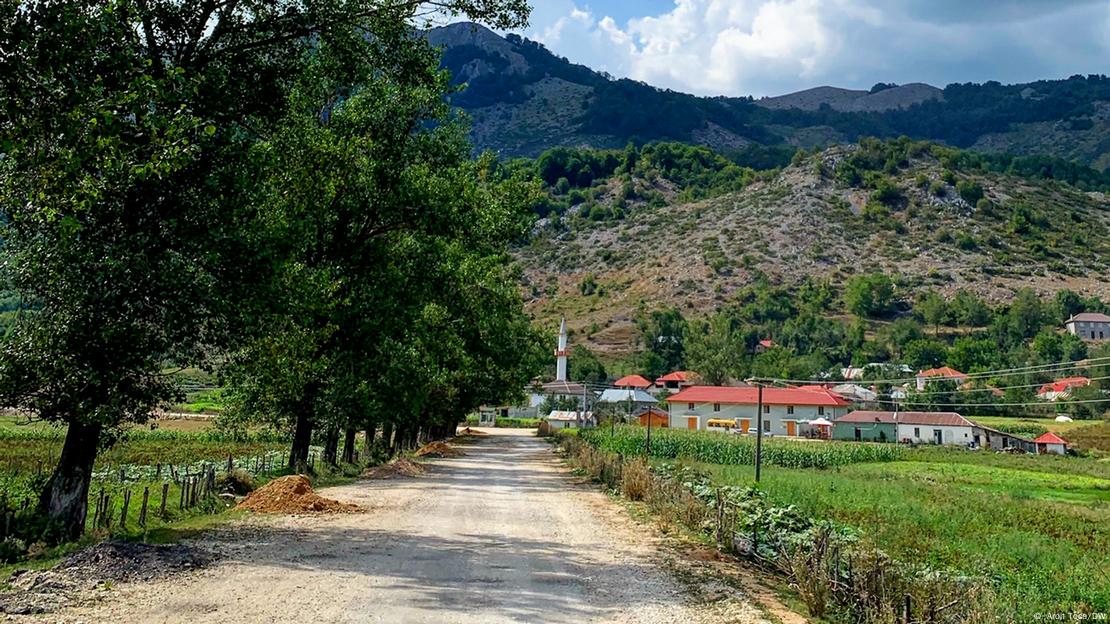 Pamje nga parku Shebenik-Jabllanicë Pamje nga parku Shebenik-Jabllanicë