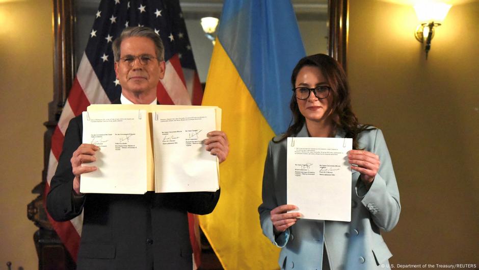 Trump hat sein Rohstoffabkommen mit der Ukraine – DW – 01.05.2025 Trump hat sein Rohstoffabkommen mit der Ukraine – DW – 01.05.2025