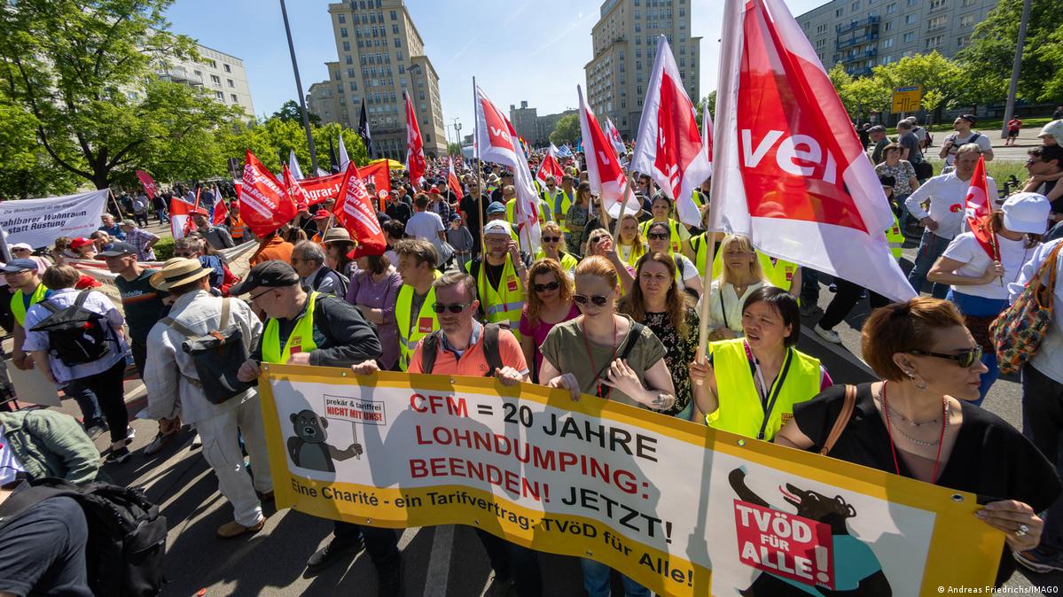 Germany Laber Germany updates: Thousands rally in Berlin for Labor Day