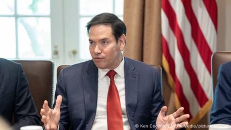 US-Außenminister Marco Rubio spricht beim Kabinettstreffen im Weißen Haus, USA