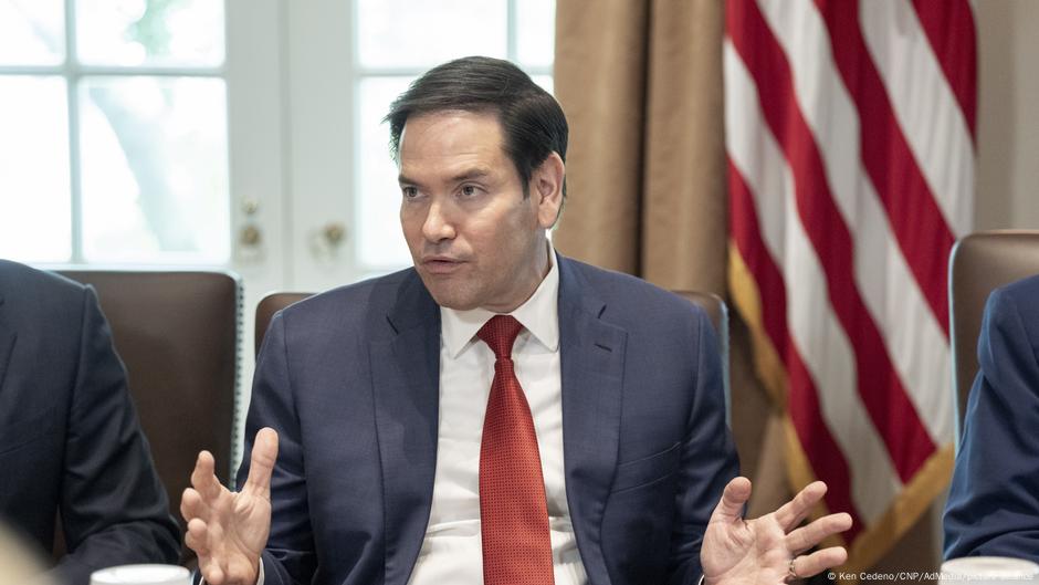 US updates: New student visa appointments to be halted DW 05/28/2025