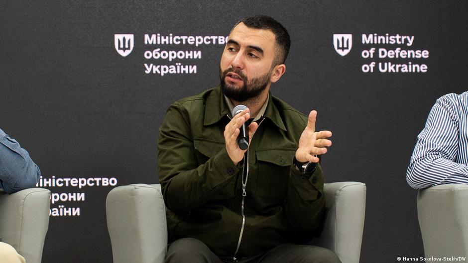 Україна домовилася з Фінляндією, Італією, Норвегією, Швецією та Великобританією про створення багатонаціональної коаліції у сфері оборонного забезпечення.
 
Вона має стати постійною платформою для посилення обороноздатності України та партнерів.