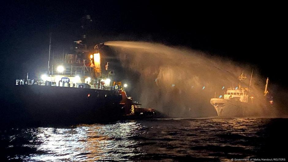 Gaza: Activists say aid ship attacked by drone off Malta – DW – 05/02/2025