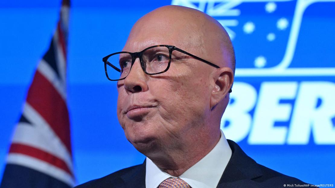 Αυστραλία, Πίτερ Ντάτον