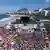 Los fans de Lady Gaga comenzaron a llegar desde el amanecer a Copacabana, la icónica playa de Río de Janeiro, que será escenario de un concierto gratuito.