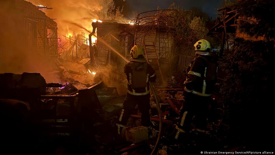 Feuer und Verletzte: Russland attackiert Kyjiw mit Drohnen