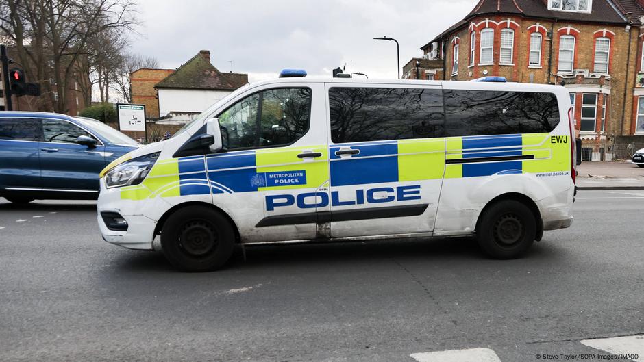 UK charges three Iranians with espionage – DW – 05/17/2025