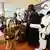 Kostümierte Star-Wars-Fans in der Zentralbibliothek Duisburg