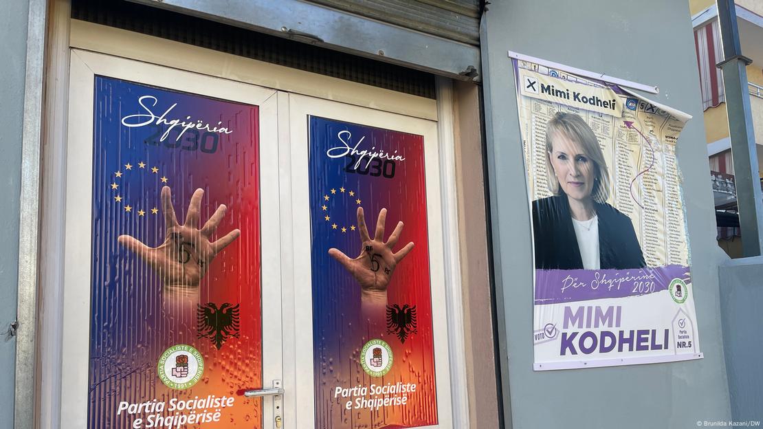 Postera zgjedhorë në hapësira publike Postera zgjedhorë në hapësira publike