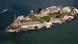 USA San Francisco 2024 | Luftaufnahme der Gefängnisinsel Alcatraz in der Bucht von San Francisco USA San Francisco 2024 | Luftaufnahme der Gefängnisinsel Alcatraz in der Bucht von San Francisco