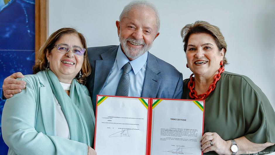 Lula oficializa troca de comando no Ministério das Mulheres