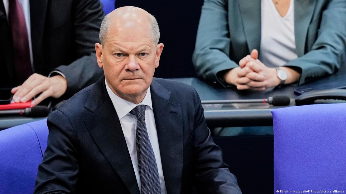 SPD'li eski başbakan Olaf Scholz, Federal Alman Meclisi'nde oturuyor SPD'li eski başbakan Olaf Scholz, Federal Alman Meclisi'nde oturuyor