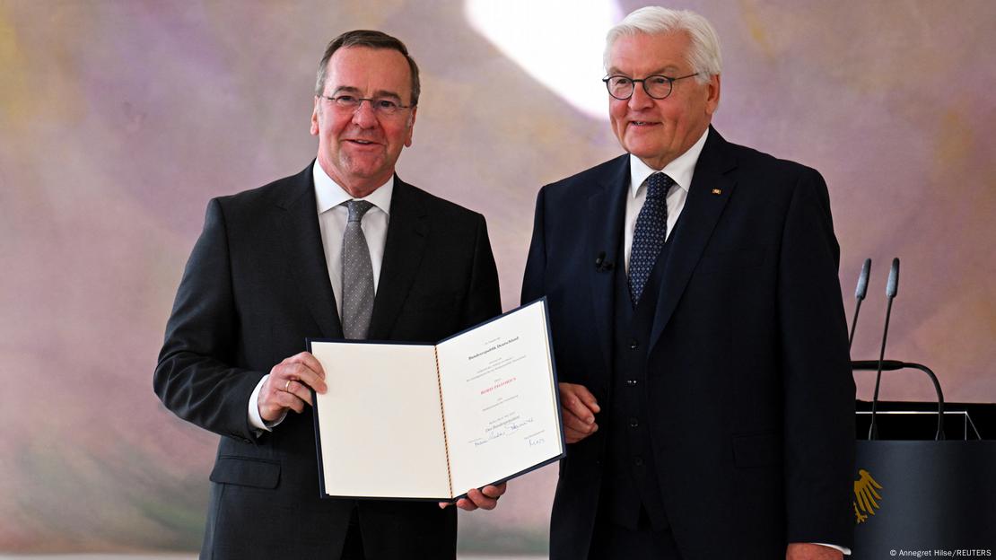 Pistorius dhe presidenti Steinmeier me rastin e rimarrjes së postit të ministrit të Mbrojtjes Pistorius dhe presidenti Steinmeier me rastin e rimarrjes së postit të ministrit të Mbrojtjes