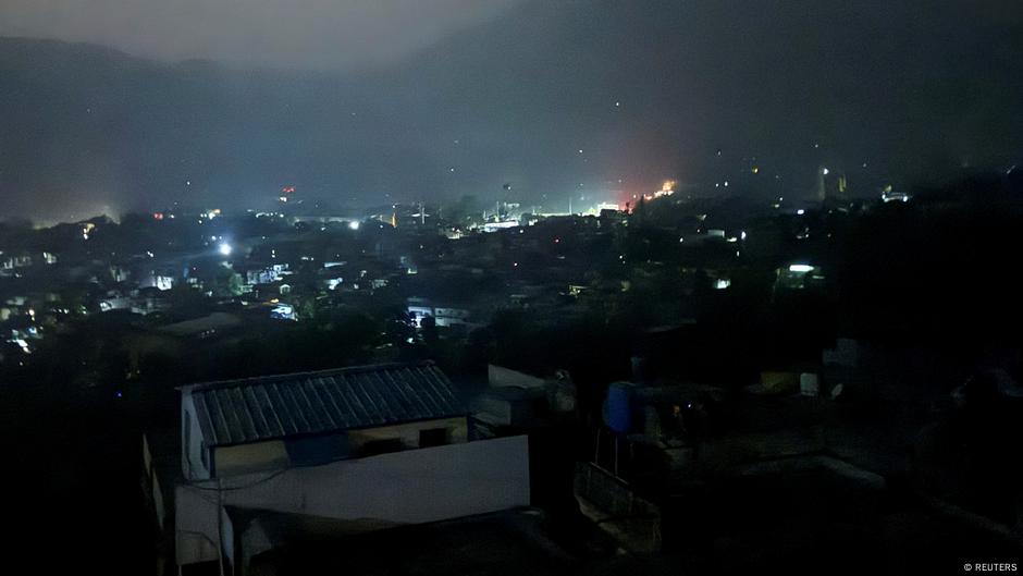 India bombardea supuestas bases terroristas en Pakistán – DW – 06/05/2025