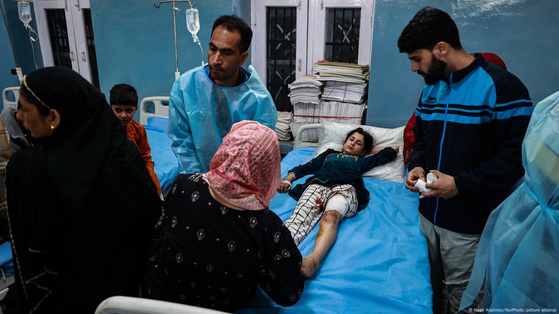 پاکستان کی مسلح افواج نے یہ دعویٰ بھی کیا ہے کہ انہوں نے پانچ بھارتی جنگی طیارے مار گرائے ہیں پاکستان کی مسلح افواج نے یہ دعویٰ بھی کیا ہے کہ انہوں نے پانچ بھارتی جنگی طیارے مار گرائے ہیں
