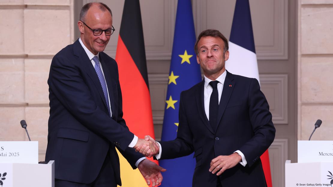 Merz (izq.) y Macron se saludaron efusivamente en París, pero mantuvieron posiciones distintas en cuanto al acuerdo comercial con Mercosur. Merz (izq.) y Macron se saludaron efusivamente en París, pero mantuvieron posiciones distintas en cuanto al acuerdo comercial con Mercosur.