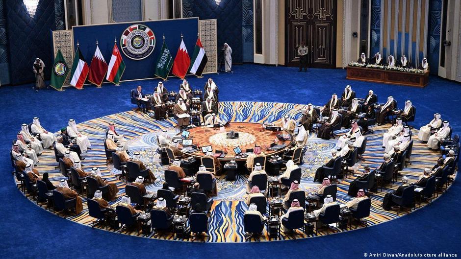 دول الخليج تعقد قمة في جدة لبحث الرد على ضربات إيران