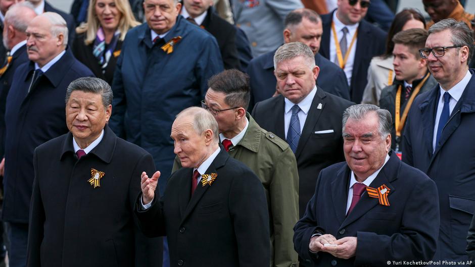 Литва и Латвия не пустят борт Роберта Фицо на пути в Москву 9 мая