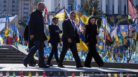 die Staats- und Regierungschefs von Deutschland, Frankreich und Großbritannien sind zu einem gemeinsamen Besuch in Kyjiw/Ukraine eingetroffen