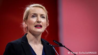 تصویری از اینس شورتنر، از رهبران فعلی حزب چپ آلمان (Die Linke) تصویری از اینس شورتنر، از رهبران فعلی حزب چپ آلمان (Die Linke)